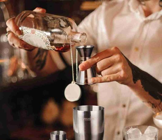 YISSVIC Cocktail Shaker Set