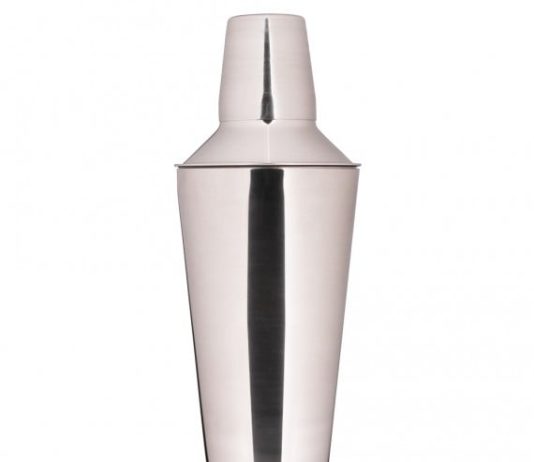 can you put hot liquids in a cocktail shaker 3