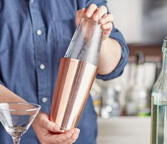can you use any glass in a cocktail shaker 2
