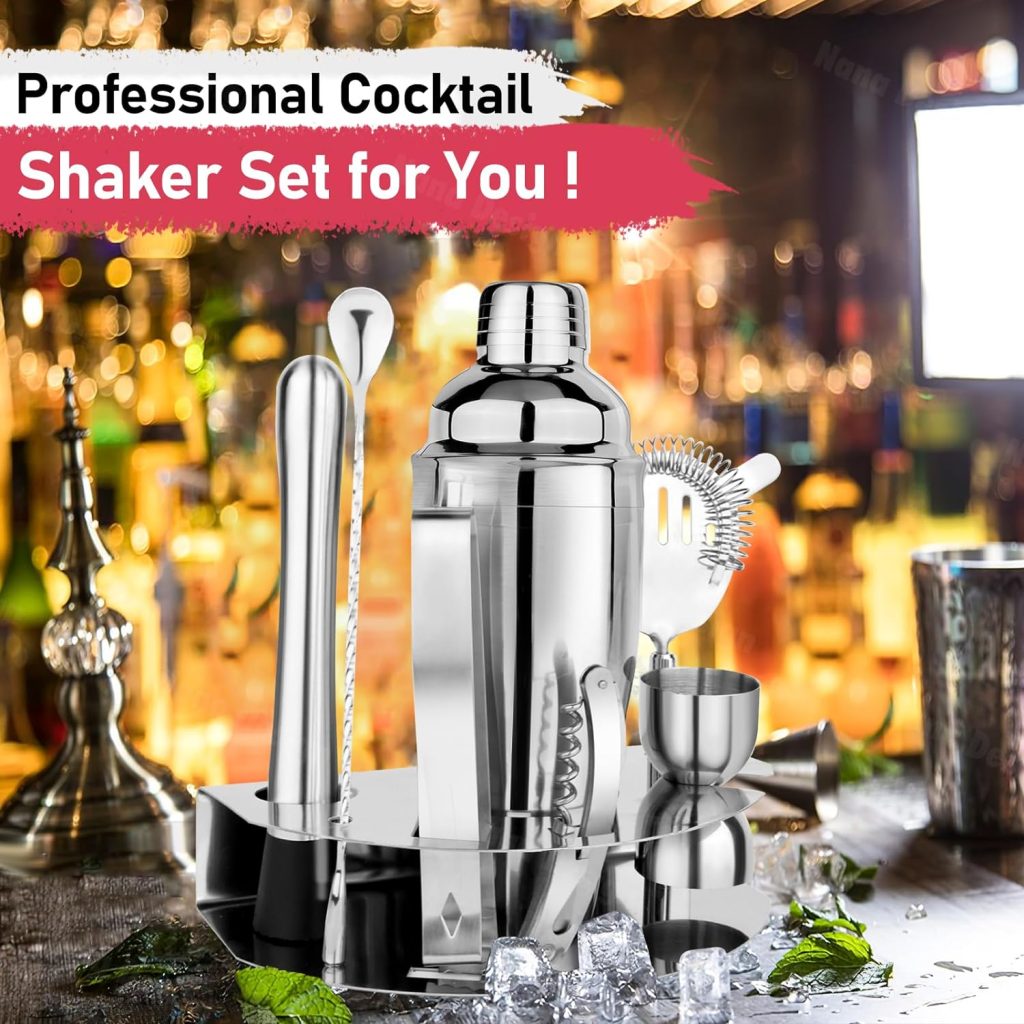 Cocktail Shaker 25oz Martini Shaker Bar Shaker Drink Shaker Bar tools with Built-In Strainer for Bartender, Professional 18/8 Stainless Steel Margarita Mixer for Mixed Drinks