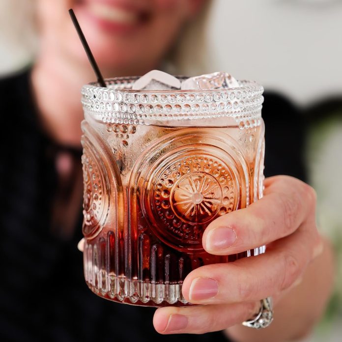 ribbed-retro-arch-floral-clear-drinking-glasses-set-review